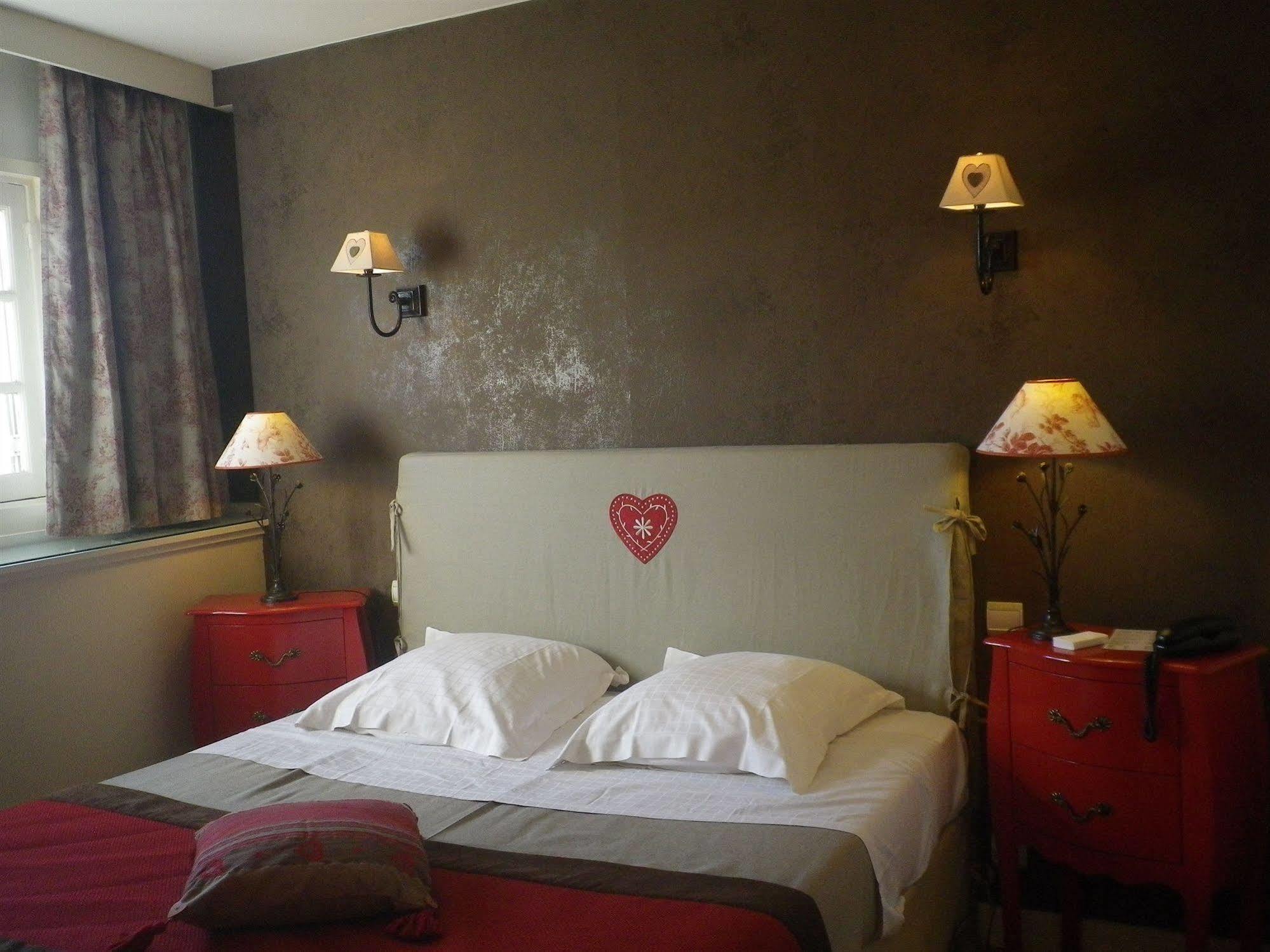 Hotel-Restaurant Ricordeau Loué Kültér fotó