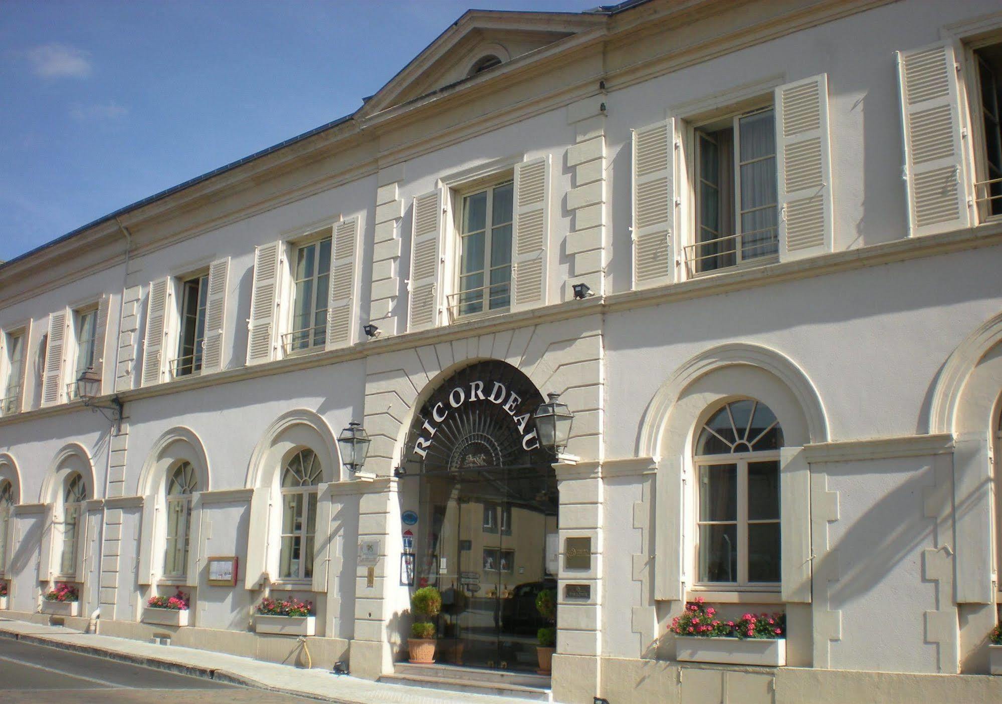 Hotel-Restaurant Ricordeau Loué Kültér fotó